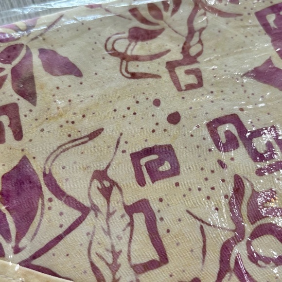 HOMEMADE LANCASTER COUNTY PA Ivory Red Floral Embellished Table Runner 13” X 38” - Picture 4 of 5